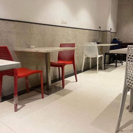 Nh Skye Suites Ню Делхи Екстериор снимка