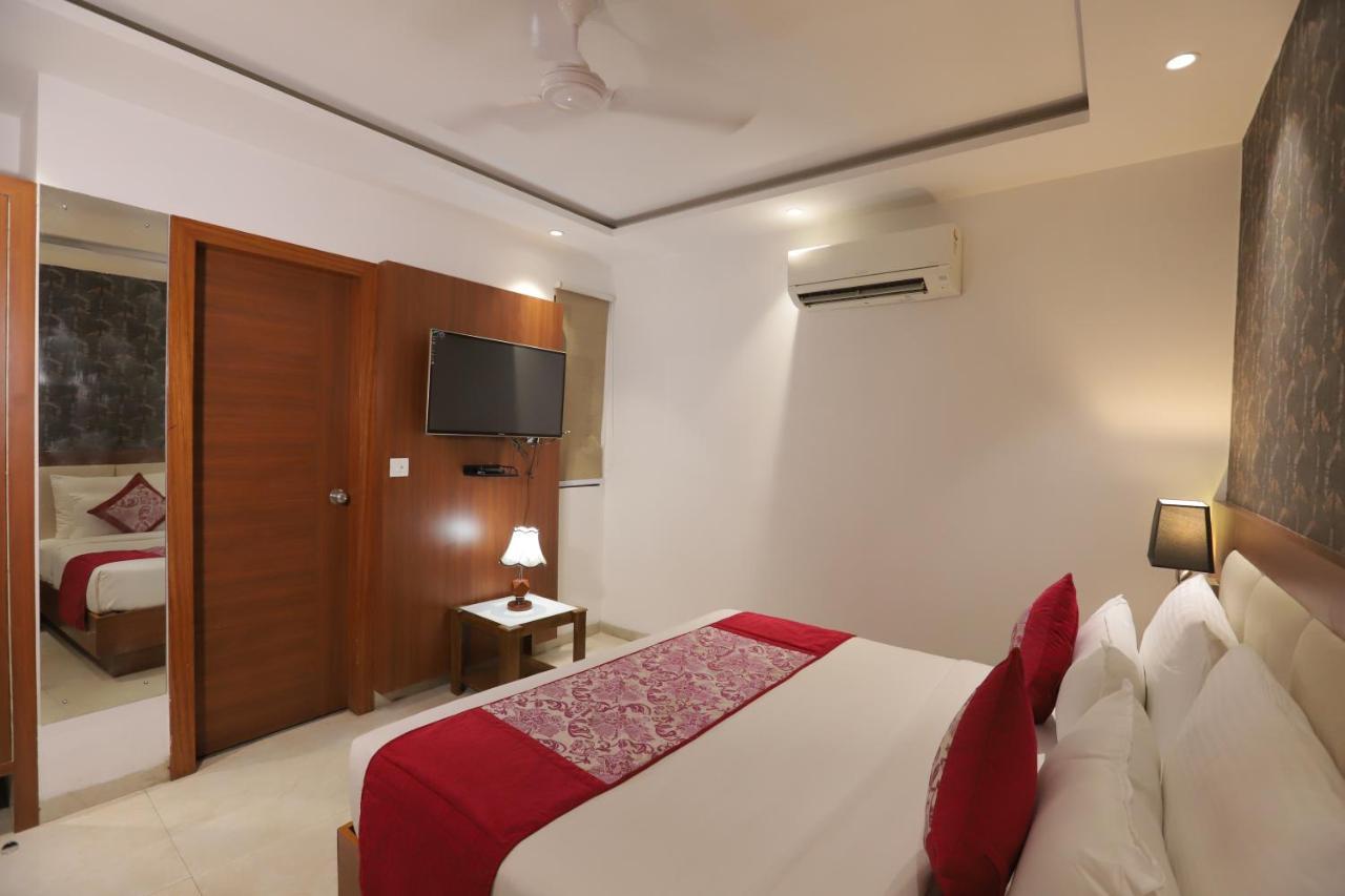 Nh Skye Suites Ню Делхи Екстериор снимка