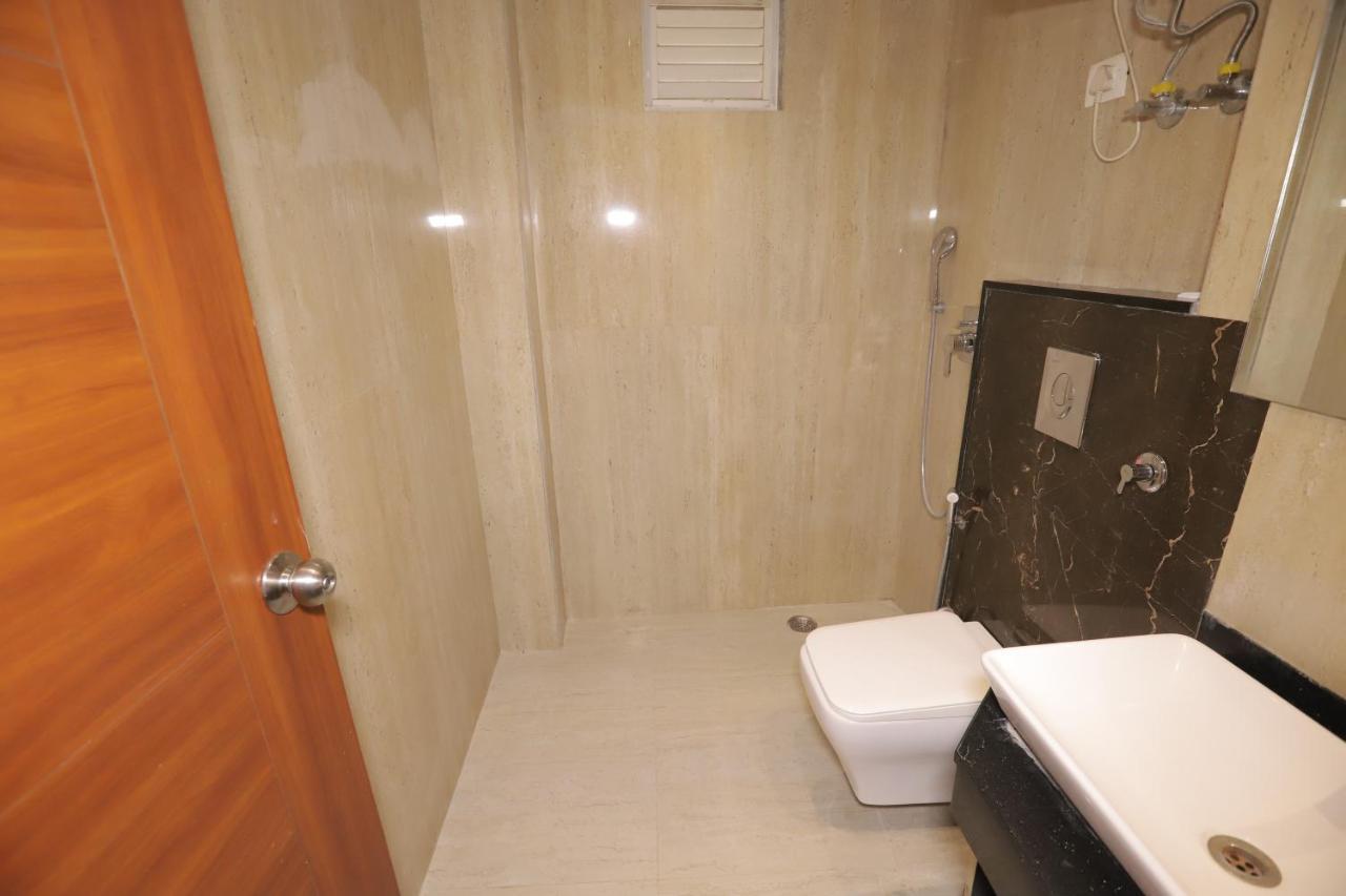 Nh Skye Suites Ню Делхи Екстериор снимка