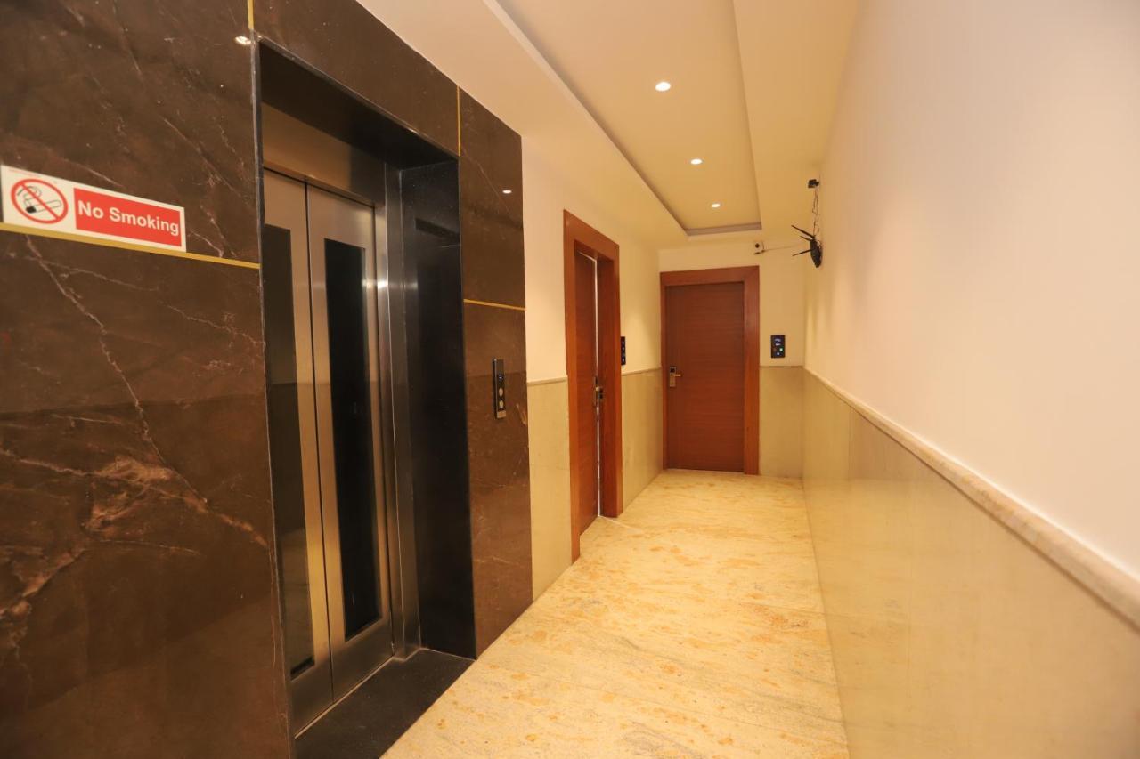 Nh Skye Suites Ню Делхи Екстериор снимка