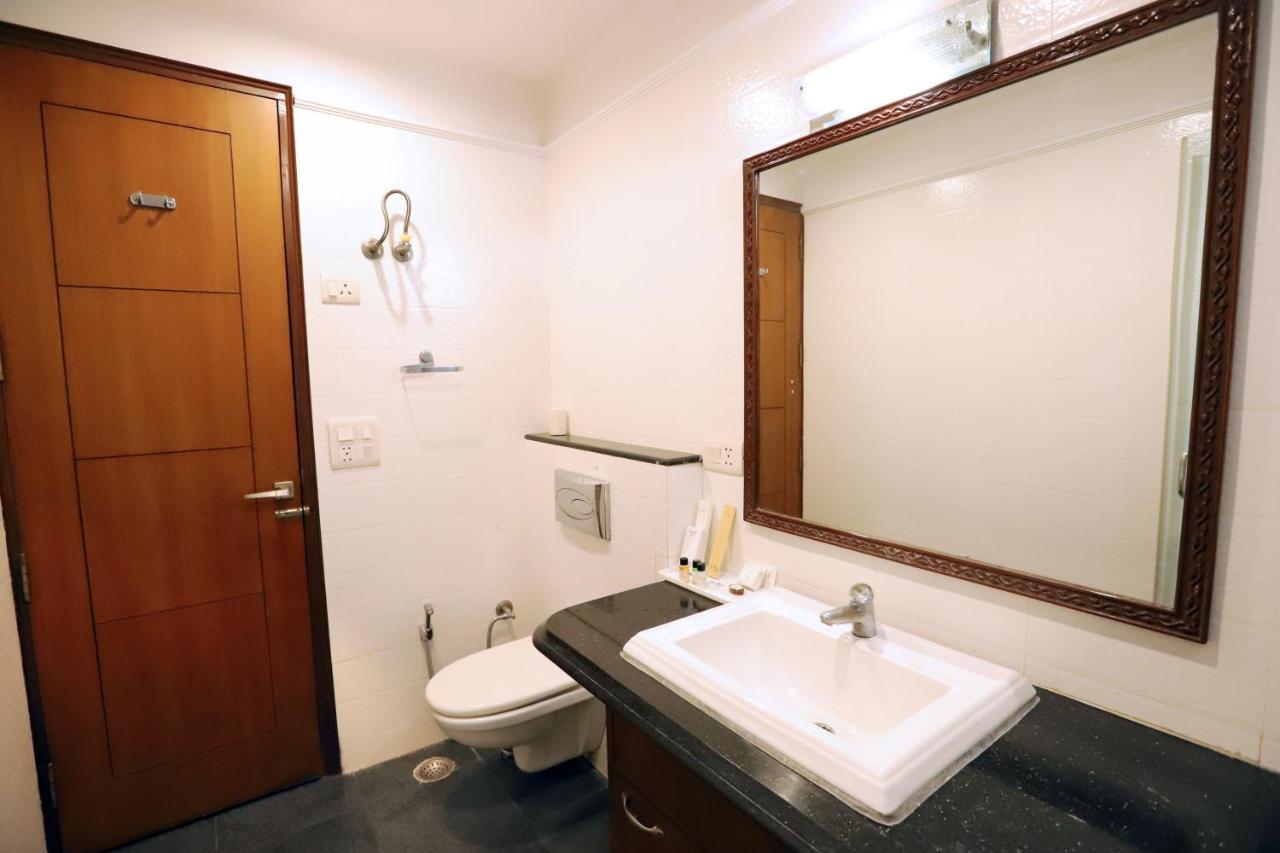 Nh Skye Suites Ню Делхи Екстериор снимка